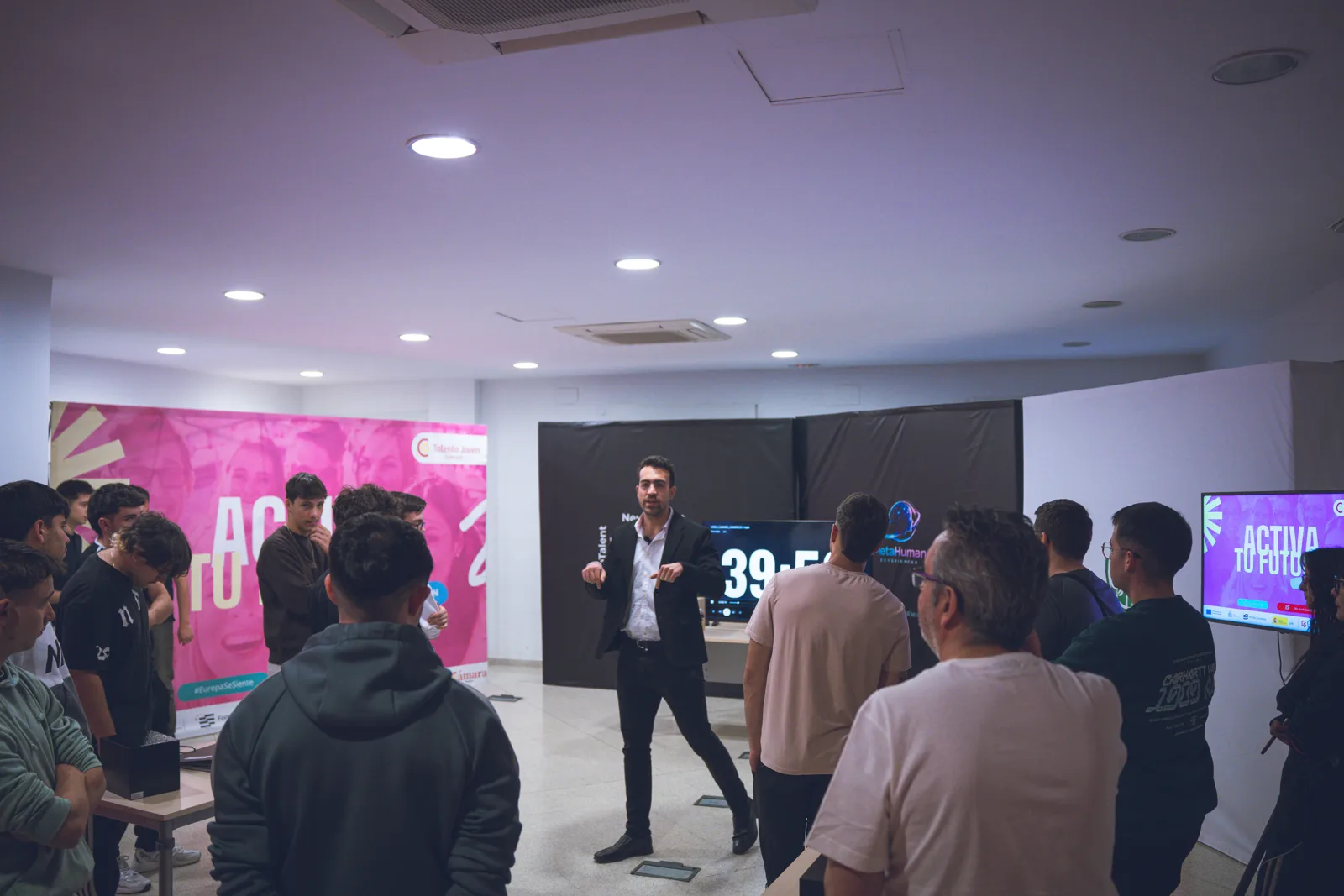 Público en el evento de la Cámara de Comercio de Badajoz