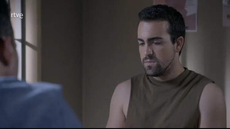 Alberto Fonseca como Daniel Bravo en Servir y Proteger (TVE)